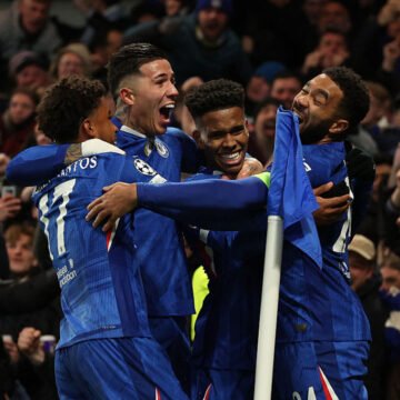 Estêvão brilha com belo gol e Chelsea vence o Barcelona com facilidade em Londres