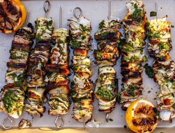 cabbage-and-halloumi-skewers-6-scaled.jpg Espetinhos de Repolho e Halloumi: Delícias da Smitten Kitchen