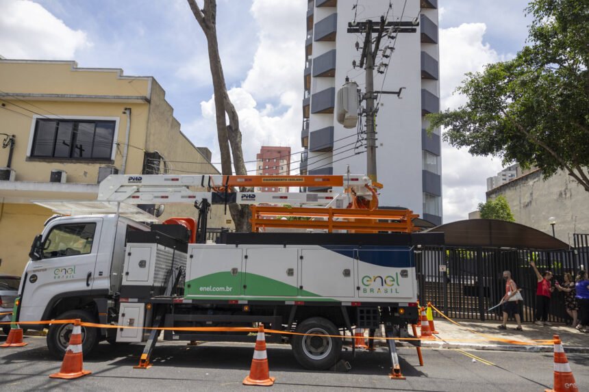 Enel Lobby: Acompanhando a Luta pela Renovação do Contrato com a Câmara