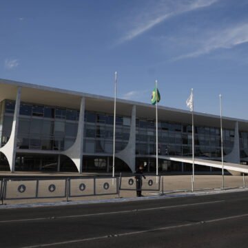 Desvendando os Desafios do Brasil: Uma Análise do Cenário Atual