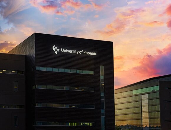 Vazamento de Dados na University of Phoenix Afeta Cerca de 3,5 Milhões de Pessoas