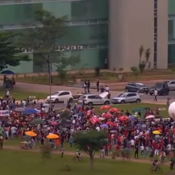 Protestos em Todo o Brasil Mobilizam a Esquerda contra Projeto de Lei da Dosimetria