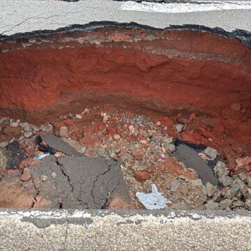 Piracicaba enfrenta caos no trânsito após impressionante cratera surgida na avenida